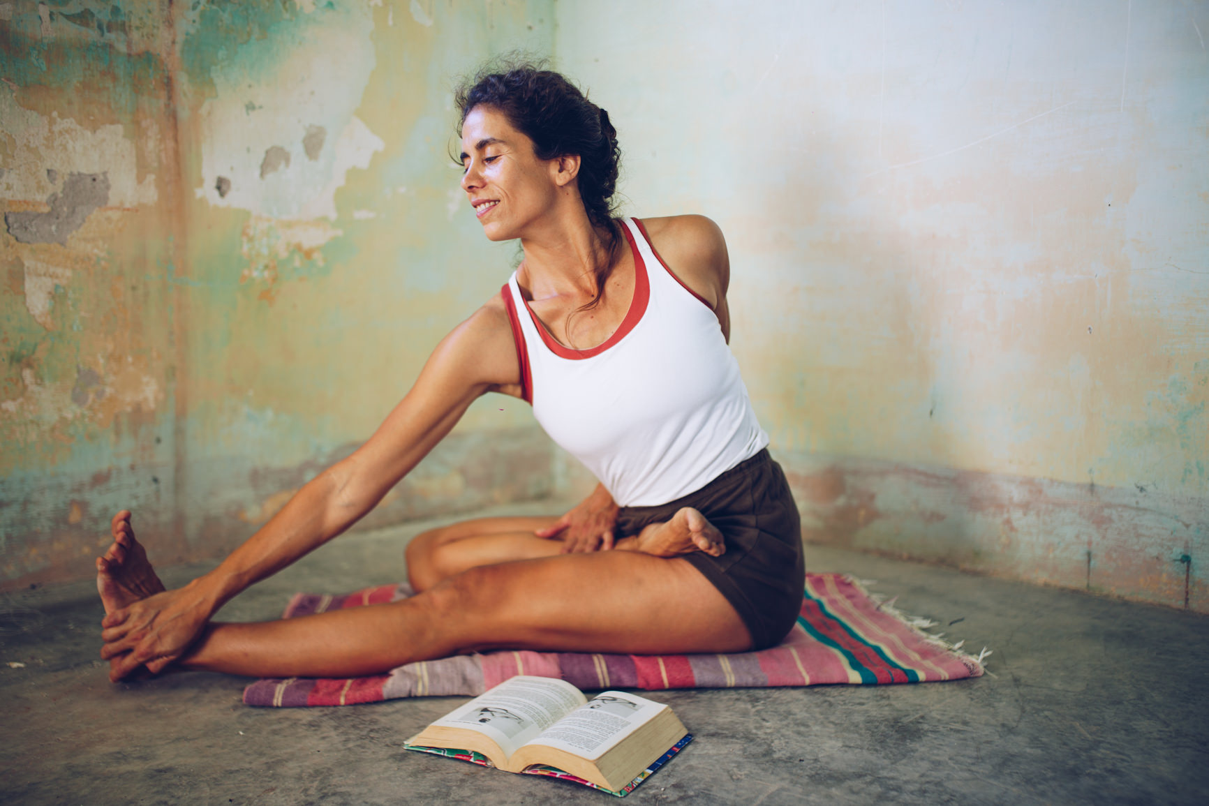 FLOR GAMMA / Práctica de yoga / Editorial